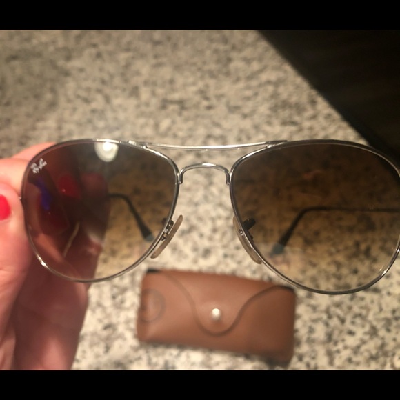Ray Ban Aviators - Picture 2 of 3